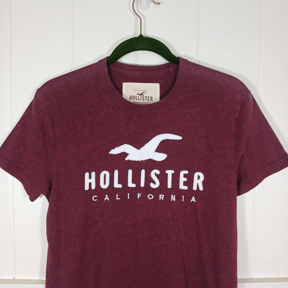 Hollister T-Shirt Mens Small Burgundy Heathered Logo Applique Short Sleeve‎